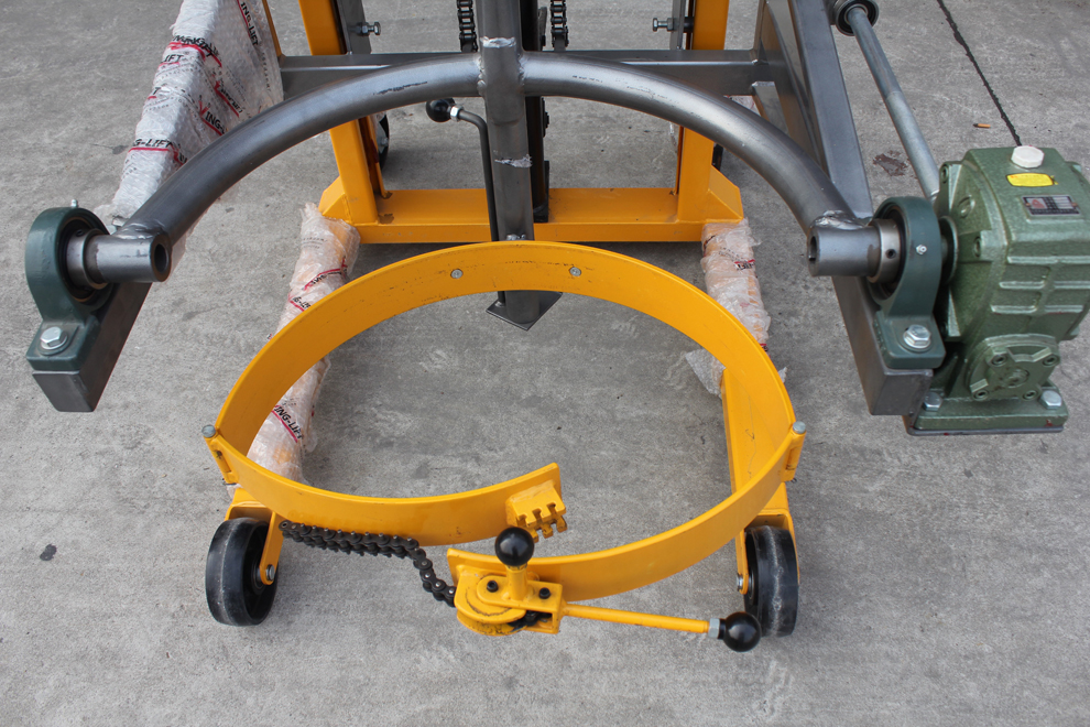 DA450 manual drum dumper